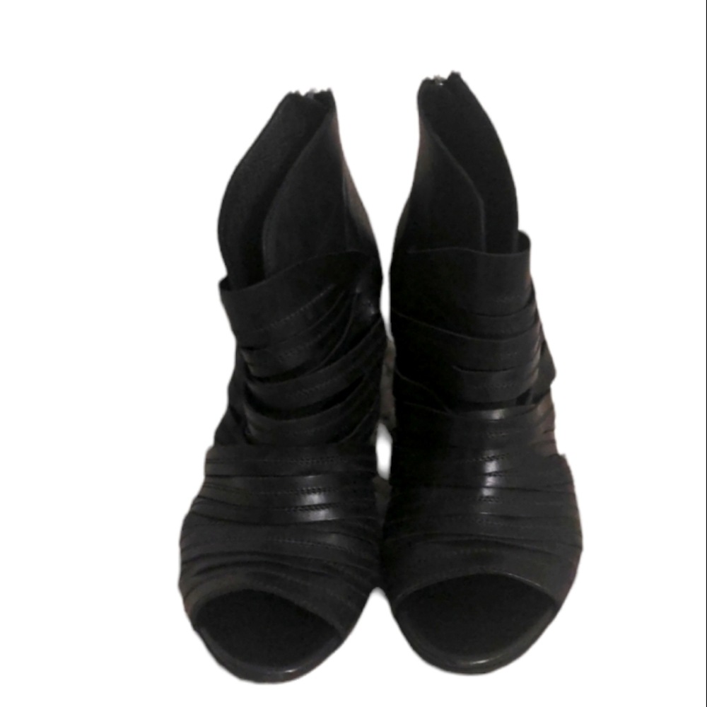 Steven peep toe botties